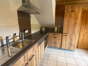 Private kitchen - Chalet in Zillertal Near Hochzillertal Ski Area (Zellberg)