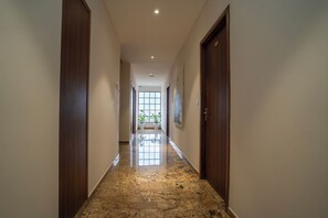 Interior - MAYA'S MANOR - A Luxury Lake View Boutique Hotel (Udaipur)