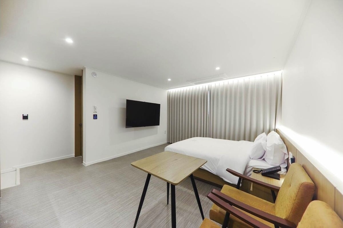 Deluxe Room, Non Smoking, City View