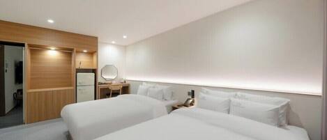 Suite Twin Room | Bureau, accès au Wi-Fi (inclus)