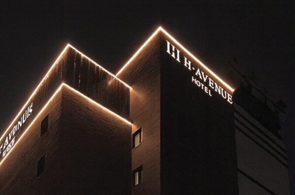 المنشأة من الخارج