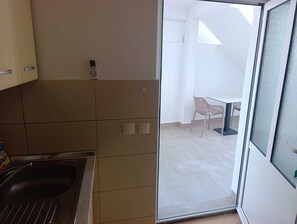 Refrigerador y utensilios de cocina 