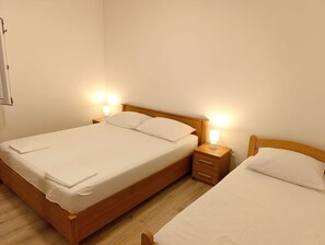 2 عدّة غرف نوم وواي فاي مجانًا وملاءات أسرّة