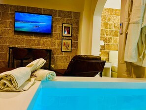 Spa - Corte Gabellone Suite with Pool, Wi-Fi & Air Conditioning (nardò)