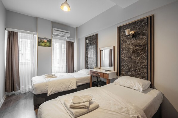 Deluxe Triple Room | Free WiFi