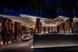 Fachada del alojamiento - Noche