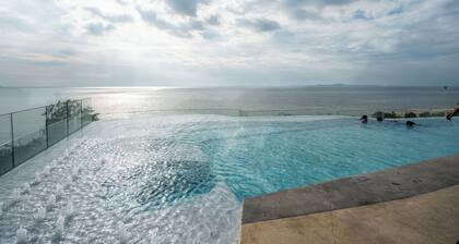 Bayphere residence by Prop Hopper