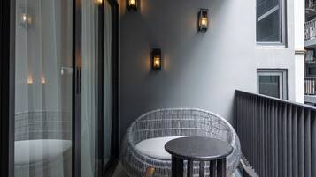 Deluxe King Room | Balcony