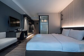 Deluxe King Room | 객실 내 금고, 책상, 암막 커튼, 다리미/다리미판