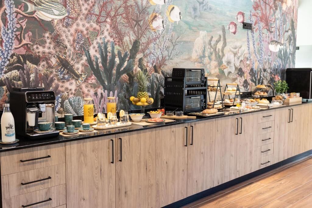 包含每日自助早餐