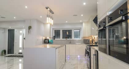 Falcon Bal House