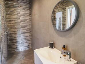 Shower - The Lodge (Bridgend)