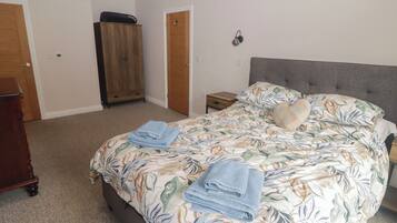 2 bedrooms, individually decorated, individually furnished, free WiFi