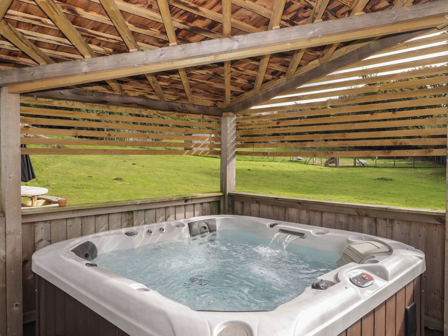 Bain à remous extérieur