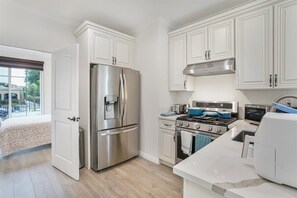 Uklassifisert bilde, 2 av 19, knapp