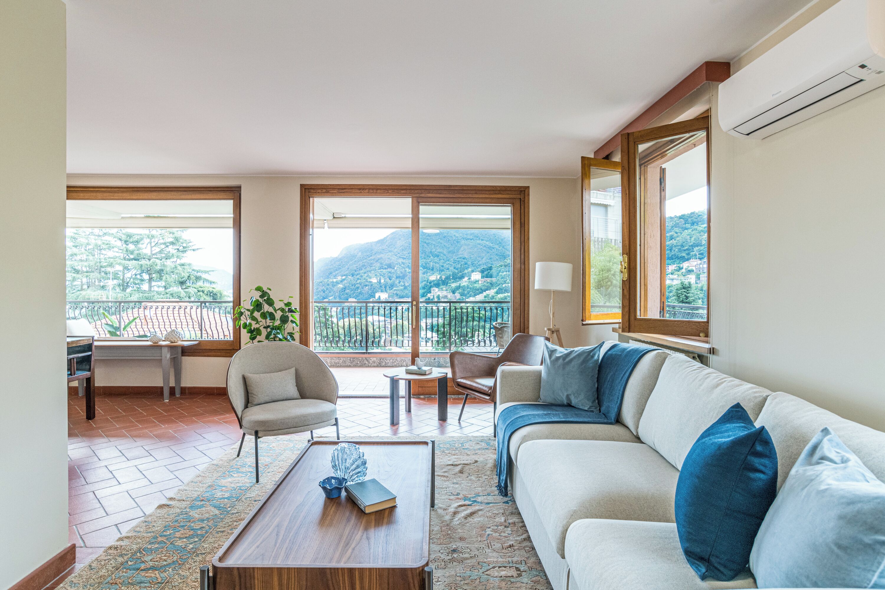 家庭公寓, 多间卧室, 双浴室, 山腰 (Villa Siwaton Bellavista 2) | 起居区 | 21-英寸纯平电视（配备数码频道）