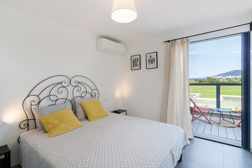 Bed and Breakfast 'Chambre 1' mit Meerblick, WLAN und Klimaanlage