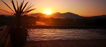 Bed and Breakfast 'Chambre 1' with Sea View, Wi-Fi and Air Conditioning