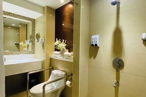 تجهيزات دش، مجففات شعر، مراحيض شطف، مناشف