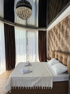 Deluxe Quadruple Room, Balcony - Shato Mash (Tbilisi)