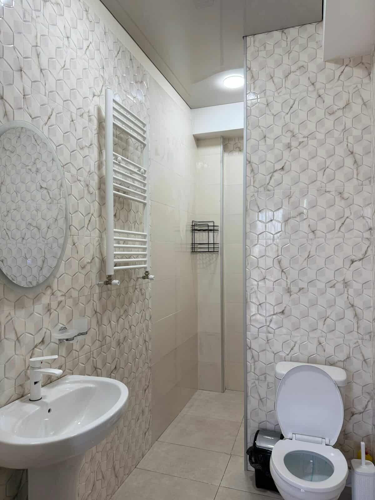 毛巾、肥皂、洗髮精、衛生紙