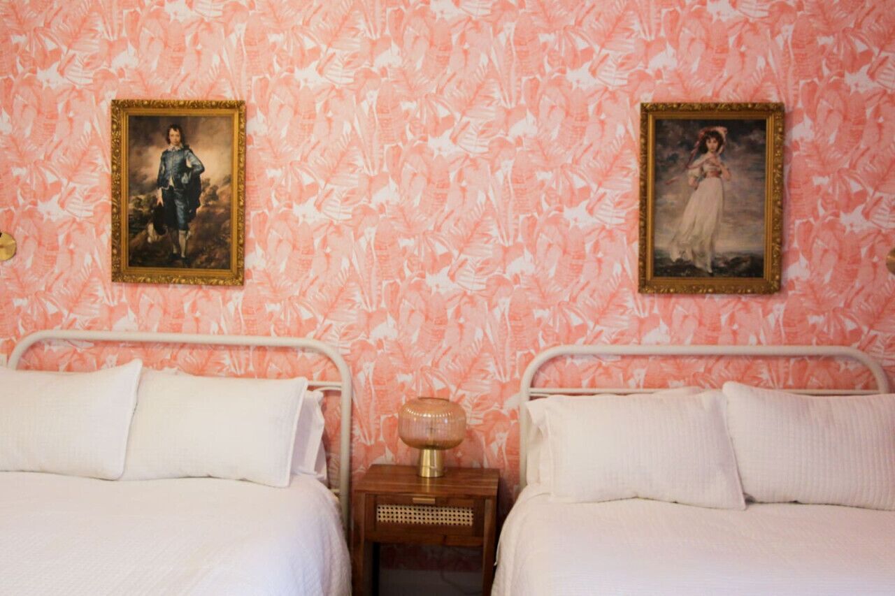 Suite, 1 chambre, cuisine | Espace de travail pour ordinateurs portables, fer et planche à repasser