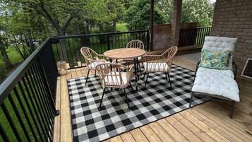 Suite, 1 chambre, cuisine | Vue du balcon