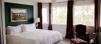 Comfy Waterfront Family Suite