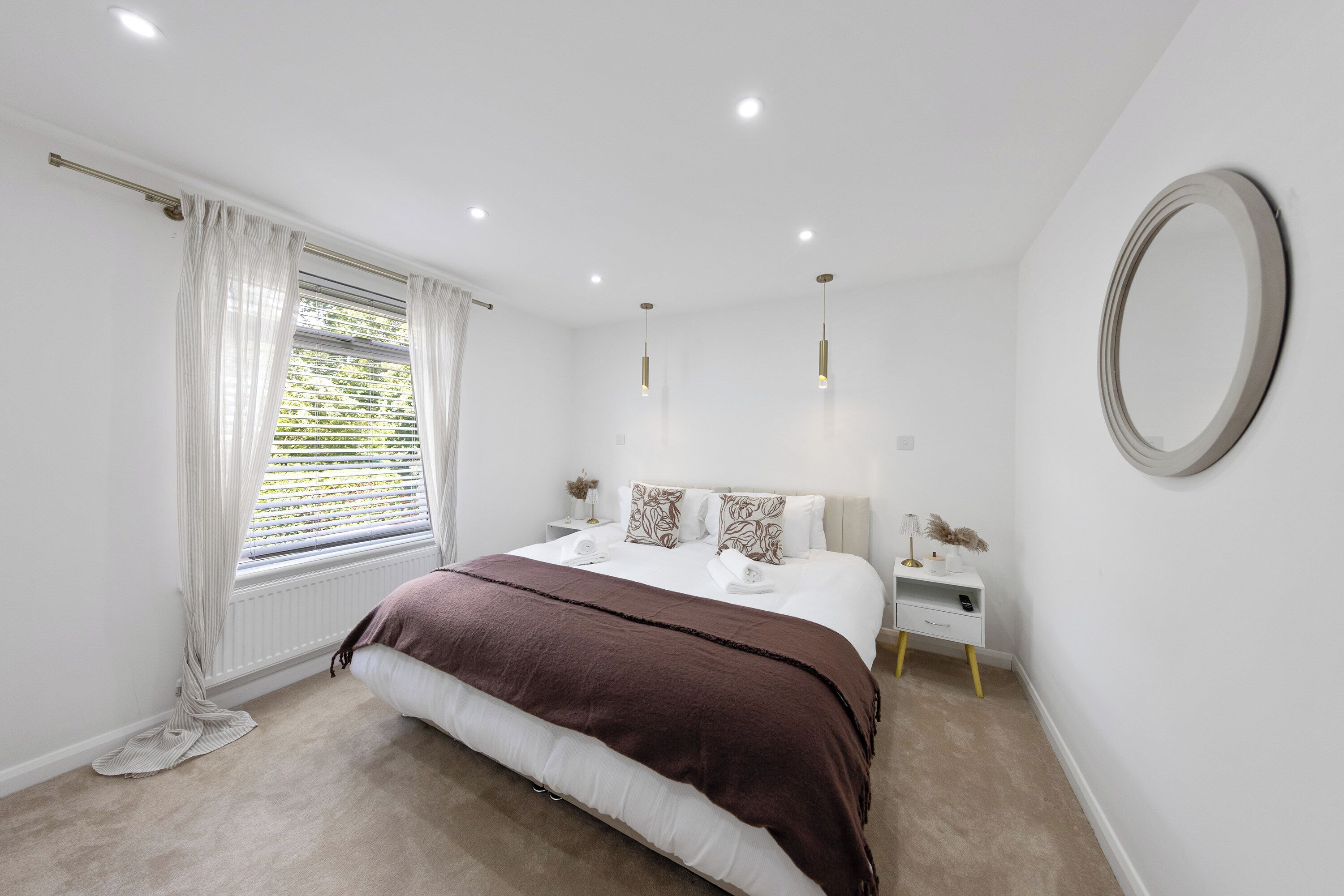 3 bedrooms, iron/ironing board, WiFi, bed sheets