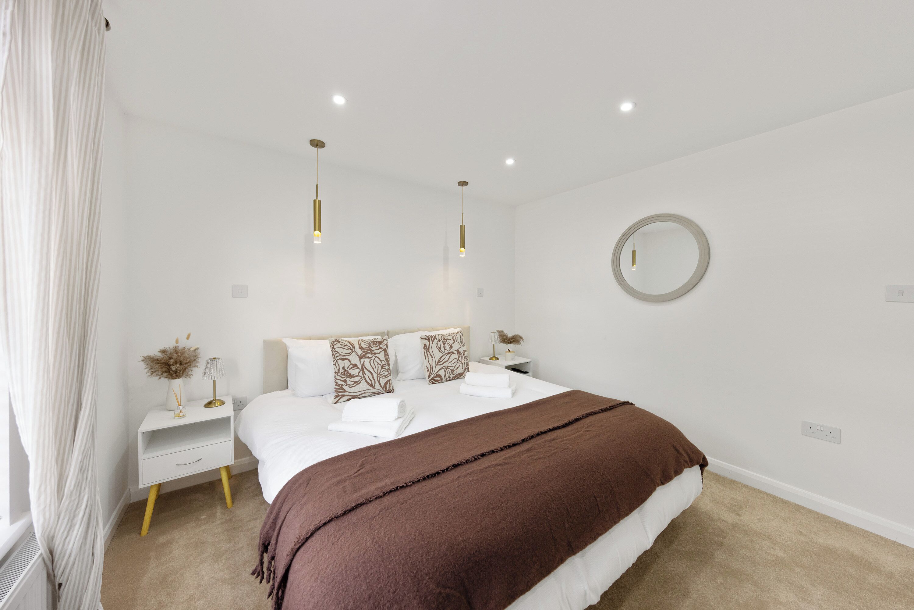 3 makuuhuonetta, silitysrauta/-lauta, Wi-Fi, vuodevaatteet