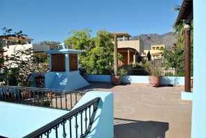 المنطقة المحيطة بالمنشأة