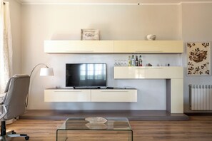 Apartamento, 2 quartos, piscina particular | TV
