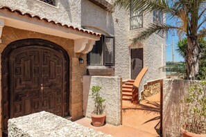 Majoituspaikan sisäänkäynti