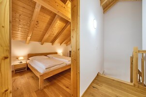 Cunas, wifi gratis y ropa de cama 