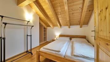 Comfort Condo, 2 Bedrooms, Pets allowed, Garden View | Cots/infant beds, free WiFi, bed sheets