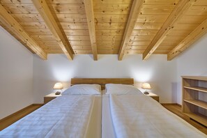 Cribs/infant beds, free WiFi, bed sheets - Ferienwohnung Paula (Bad Mitterndorf)