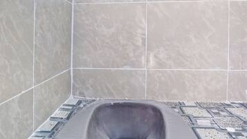 Deluxe Double Room | Bathroom