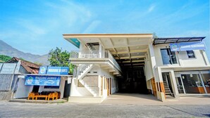 ด้านหน้าที่พัก