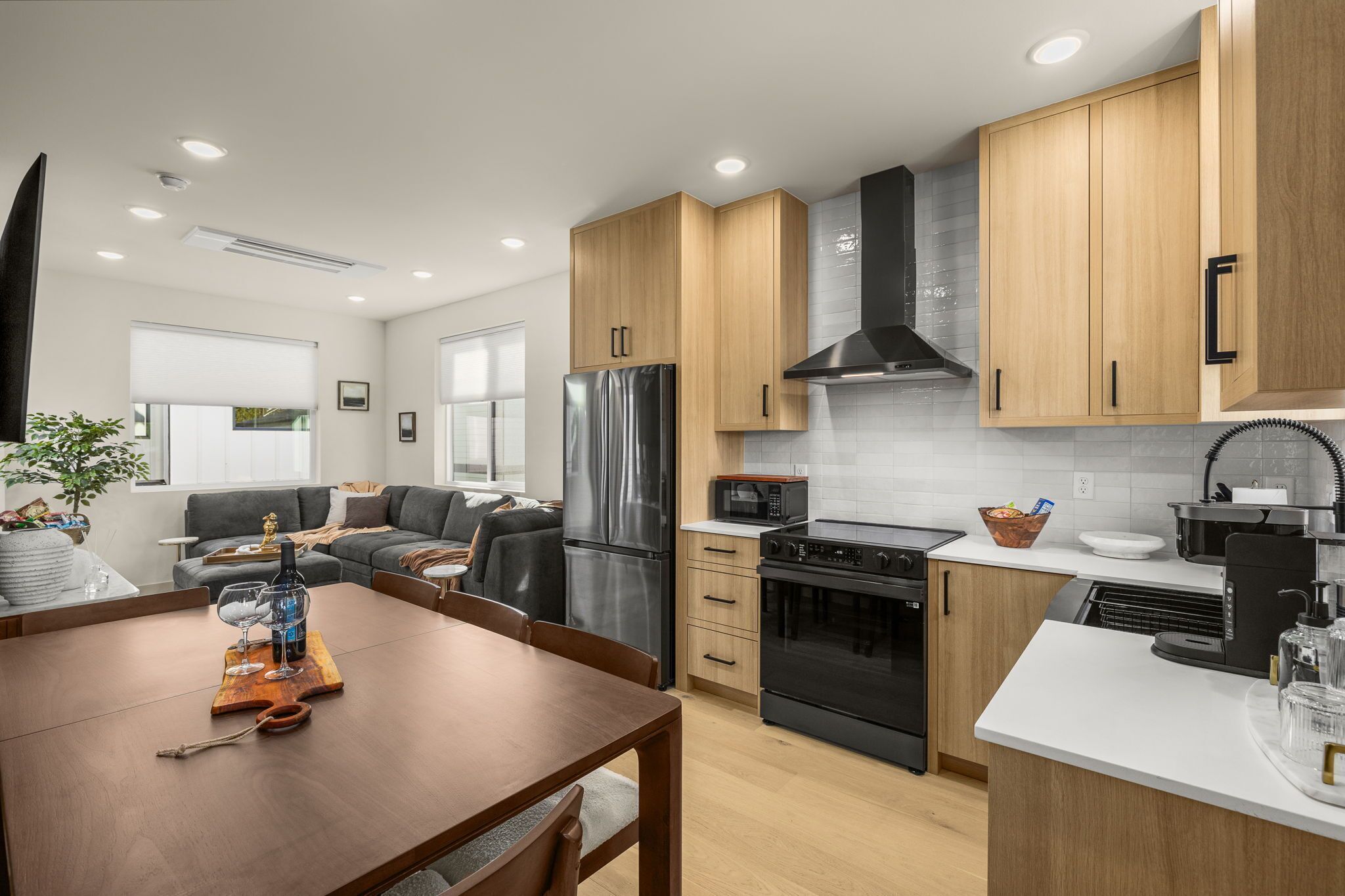 ميكروويف، فرن، موقد طهي مسطح، غسالة أطباق