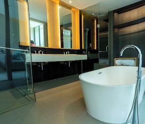 1 Bedroom Villa with Private Pool | ห้องน้ำ | ของใช้ในห้องน้ำฟรี, ไดร์เป่าผม, ผ้าเช็ดตัว, สบู่