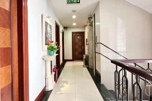 المنشأة من الداخل