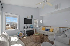 テレビ、書斎 / ワークスペース