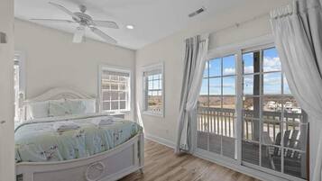 4 bedrooms, desk, iron/ironing board, WiFi