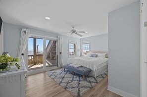 4 slaapkamers, een bureau, een strijkplank/strijkijzer, wifi