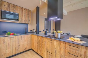 Refrigerador, microondas, parrilla de estufa y lavavajillas 