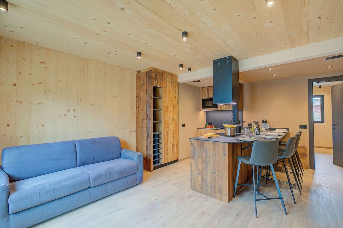 Family Apartment, 1 Bedroom, Microwave (Leba 2) | Living area