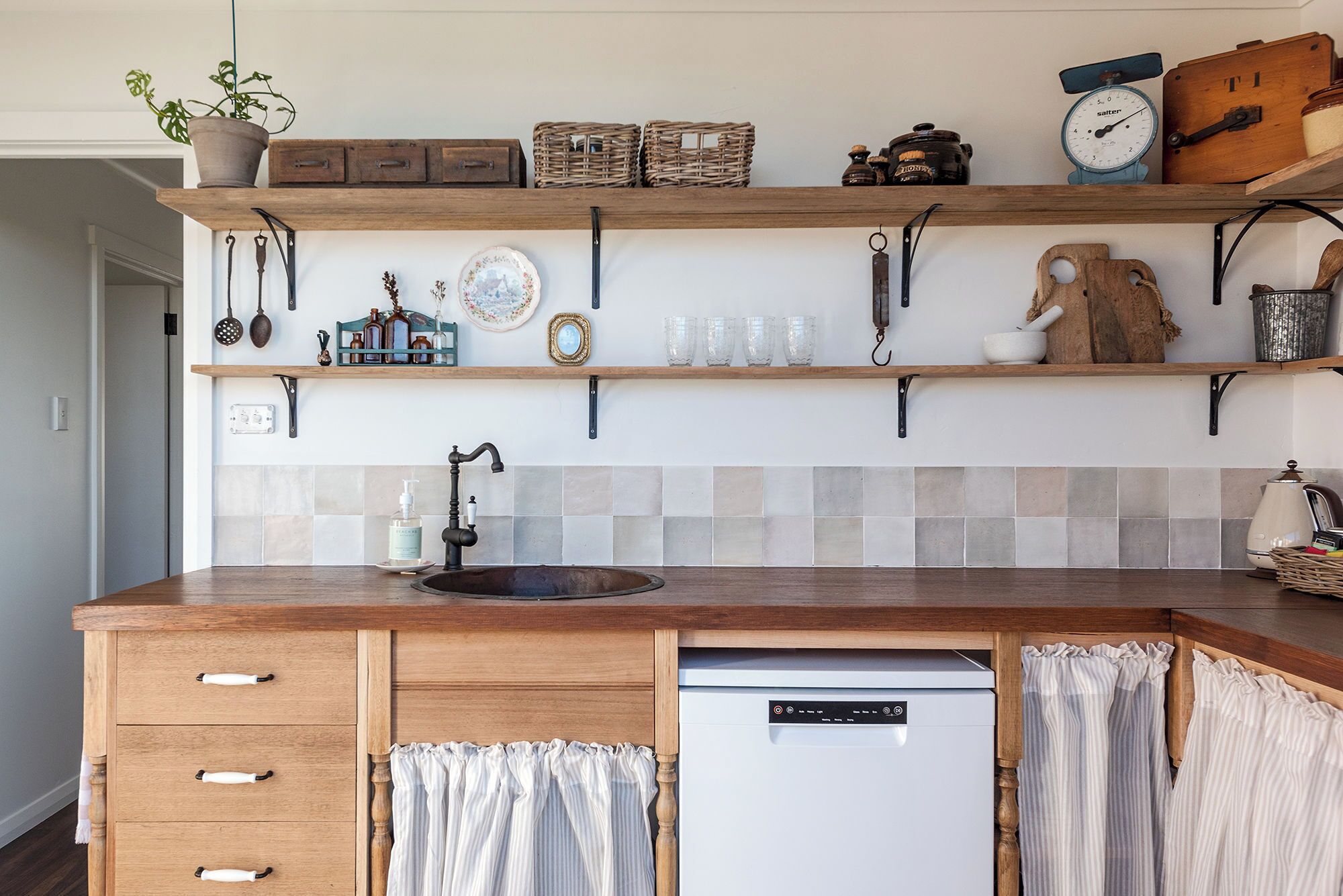 Apartamento Confort, balcón, vistas al valle | Cocina privada | Frigorífico grande, placa de cocina, lavavajillas y utensilios de cocina