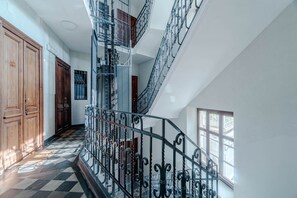 Interior - GuestHost - M1 Dante Elegant Apartment Torino (Turin)