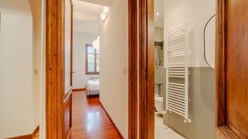 2 camere, ferro/asse da stiro