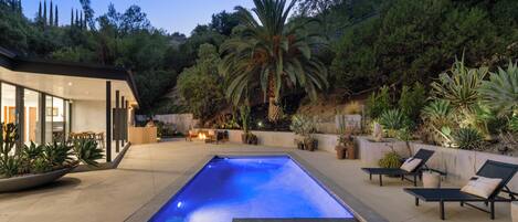 Outdoor pool, sun loungers